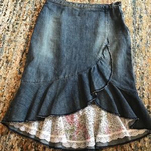 Guess Jeans - Jean skirt with lace detail sz 28